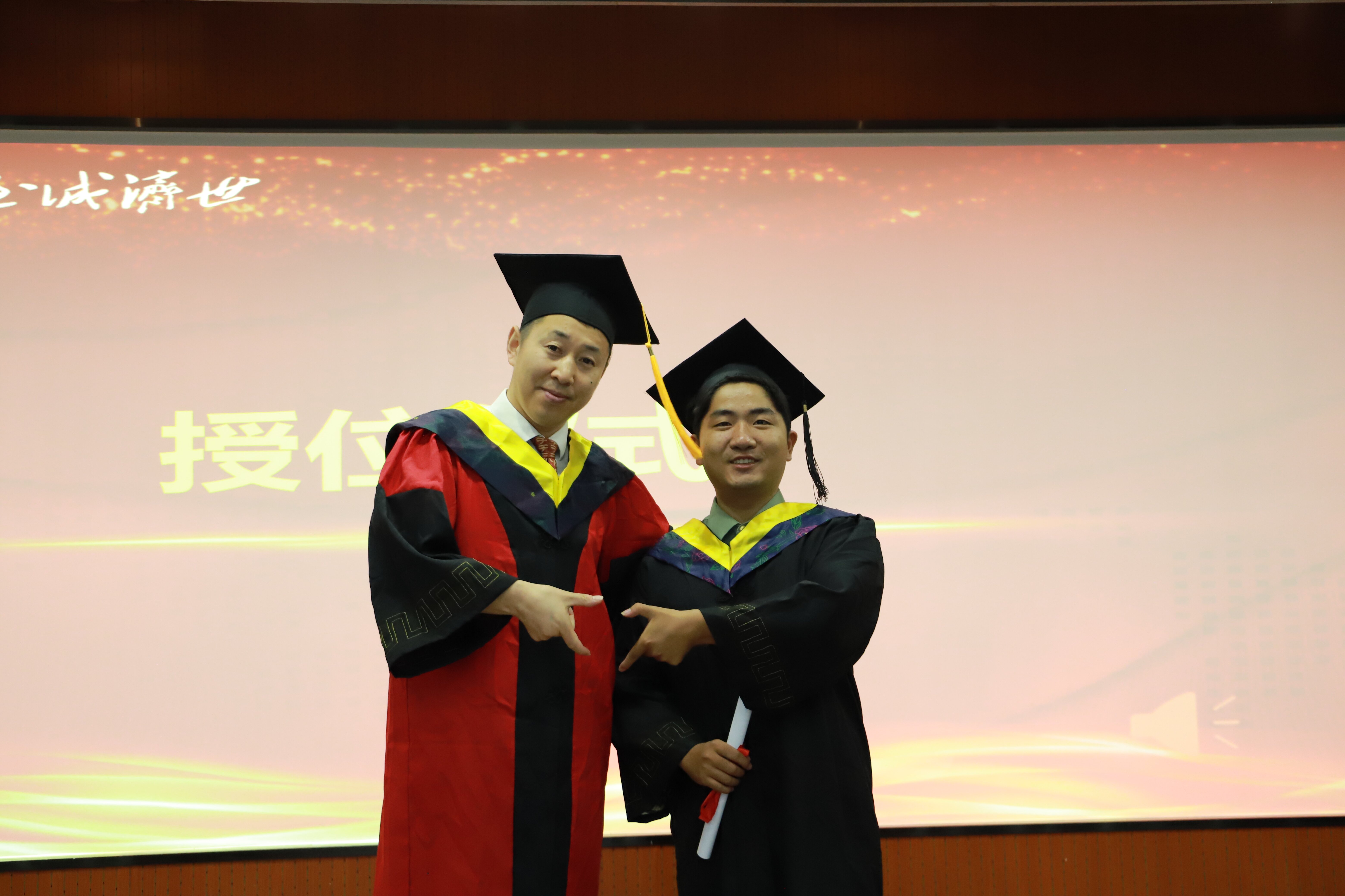 Uurn_1750762098752076107.jpg